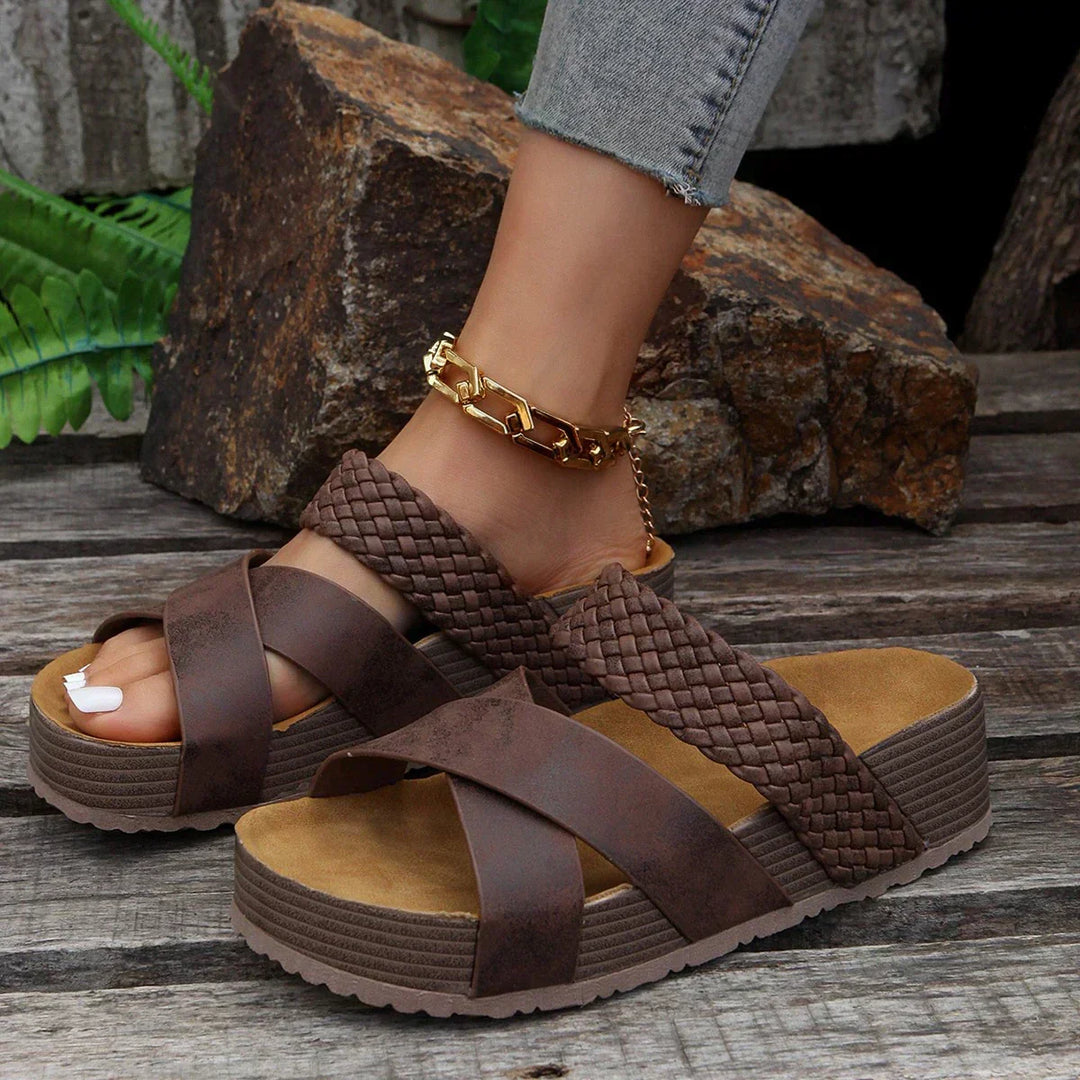 Stylish women's orthopaedic sandals, perfect for all-day comfort and healthy walking. Fashionable everyday summer shoes.