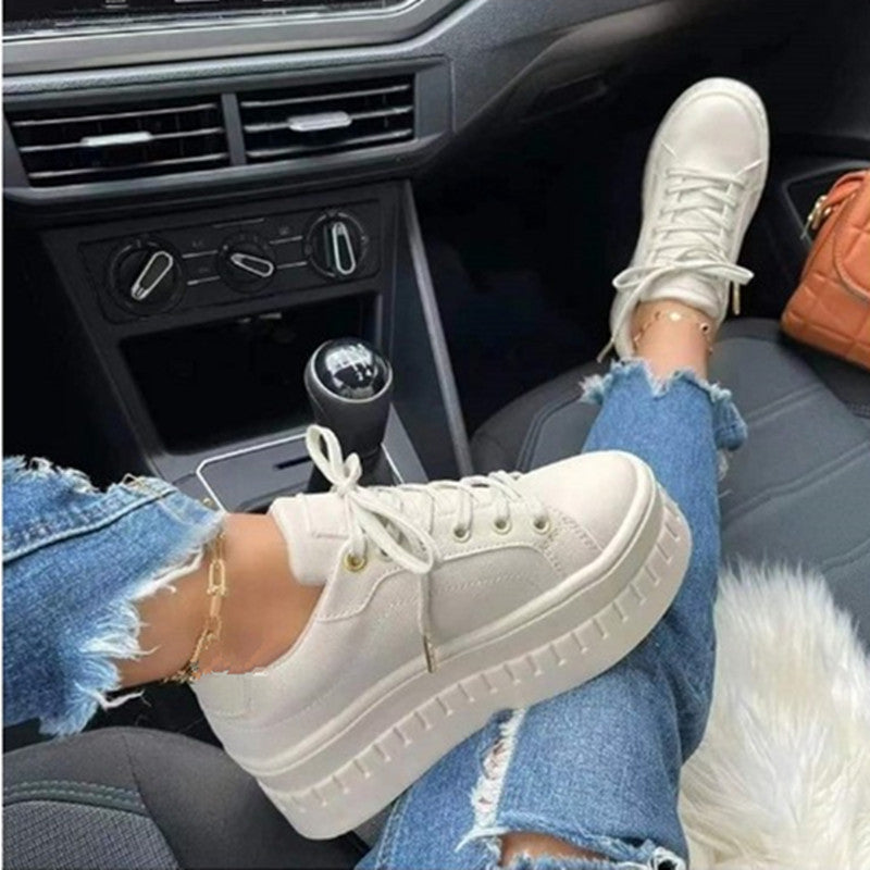 Chic women's platform sneakers for everyday comfort. Modern style walking shoes with a fashionable chunky sole.