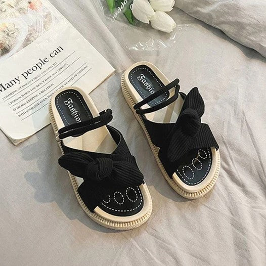 Comfortable women's espadrille sandals. Ideal for summer, featuring soft wrap straps for casual chic style.