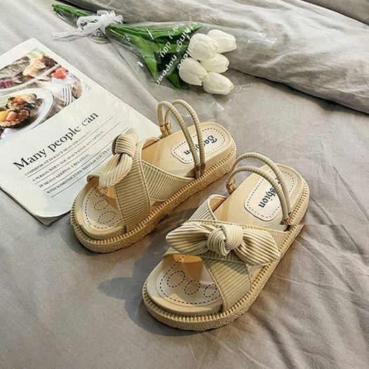 Casual chic women's espadrille sandals. Ideal summer shoes for vacation, beach days, or comfortable everyday wear.