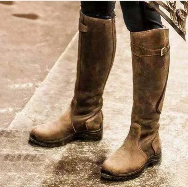 Stylish women's waterproof winter boots, comfortable and warm for cold weather and outdoor adventures.