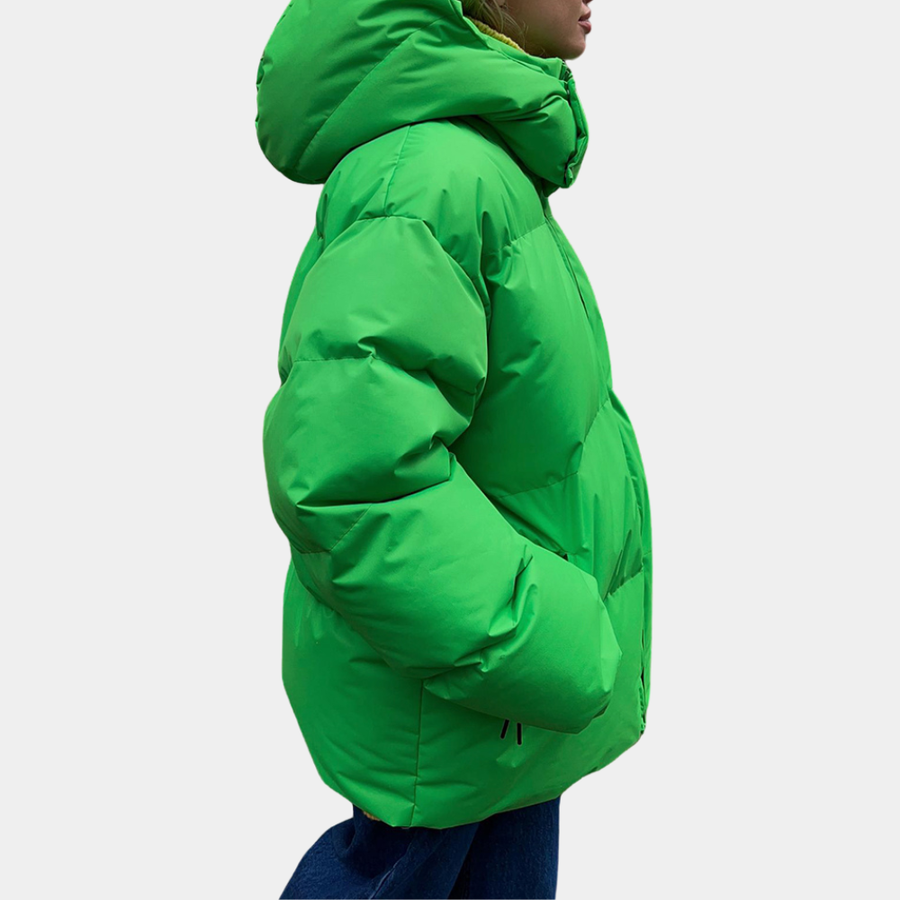 Elegant women's fall fashion windbreaker, offering wind protection and a modern, stylish look.