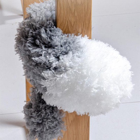 Premium microfiber telescoping duster, ensuring scratch-free high reach home cleaning on delicate surfaces.