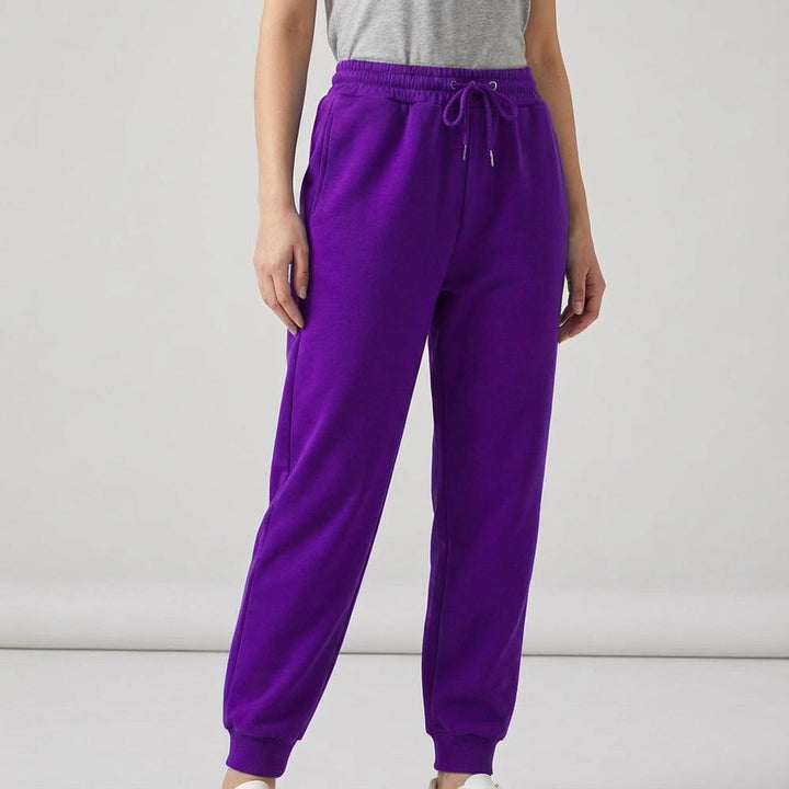 Detail of the elastic waistband and drawstring on Tiffany women's cotton blend activewear joggers