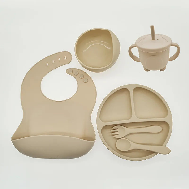 Practical baby silicone feeding set, easy clean non-slip suction plate for stress-free mealtimes.