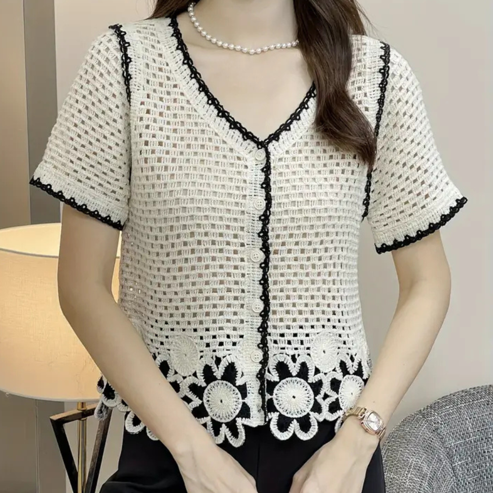 Stylish women's white lace openwork blouse, a trendy and comfortable top for elegant summer and spring fashion. Versatile.
