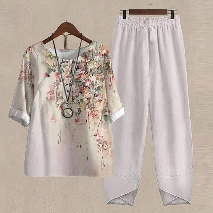 Stylish women's 2-piece set for spring and summer. Chic & trendy matching outfit, perfect for fashion.