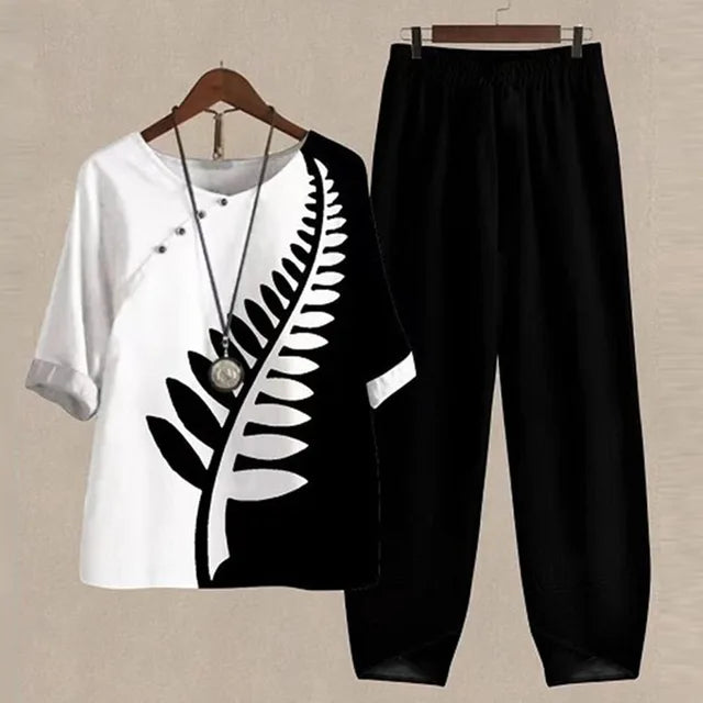 Casual women's 2-piece lounge wear set. Trendy & comfortable spring summer outfit for relaxed style.