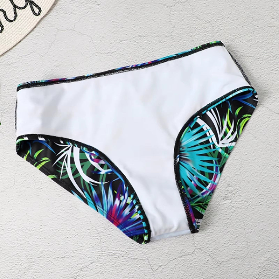 Chic women's high-waisted bikini set. Fashionable padded swimsuit, quick-drying, perfect for trendy summer beachwear.