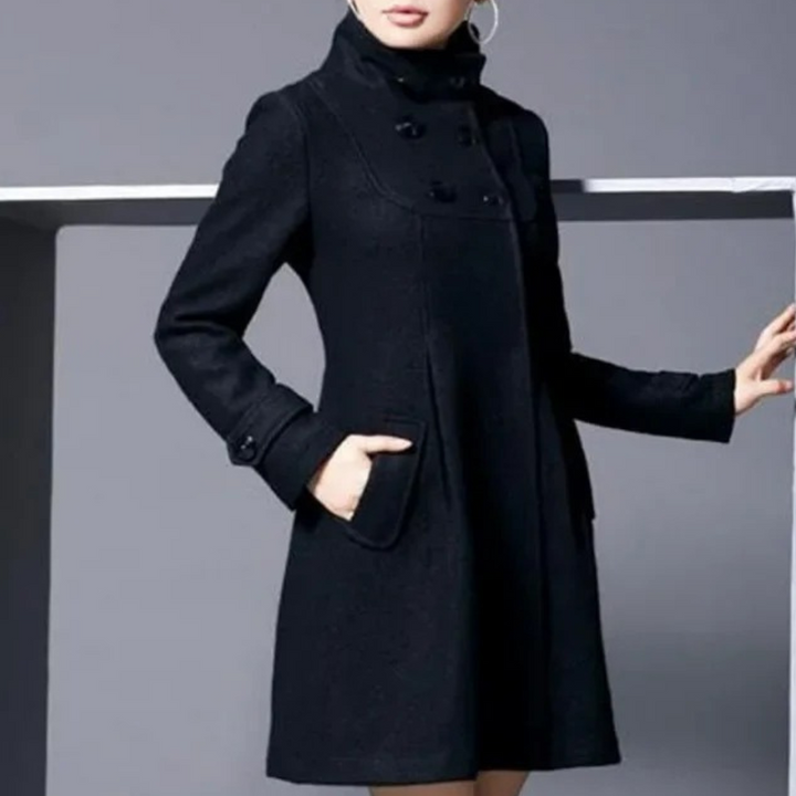 Versatile trendy women's outerwear jacket with stylish design and practical side pockets. Ideal for fall fashion.