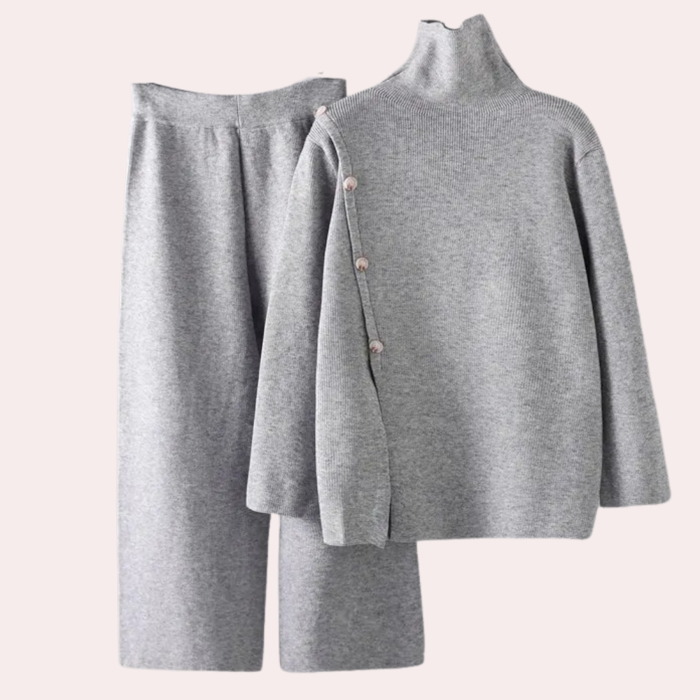 Modern women's casual knit two-piece set. A comfortable and stylish outfit, perfect for everyday autumn fashion.