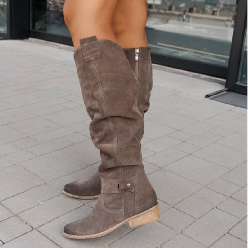 Versatile women's mid-heel boots, perfect for fall & winter. Stylish, comfortable & trendy.