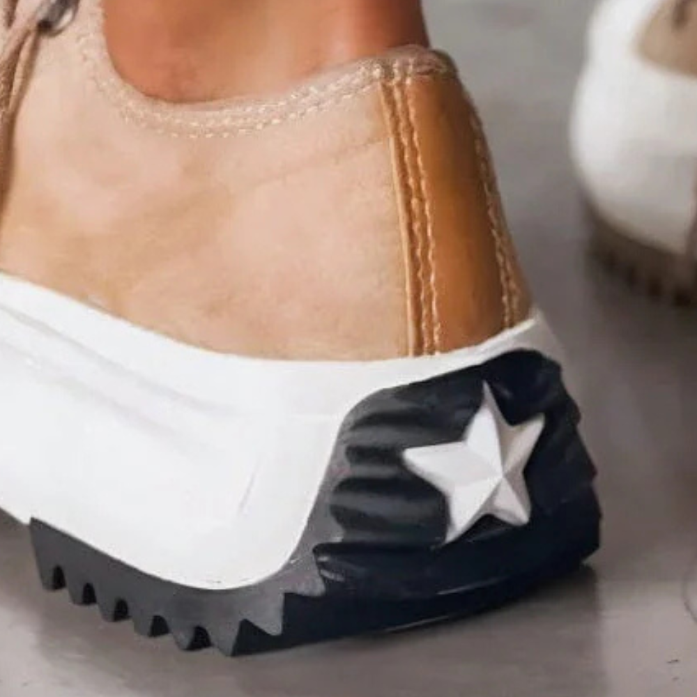 Women's Nova platform sneakers for trendy street style, comfortable and versatile for everyday wear.