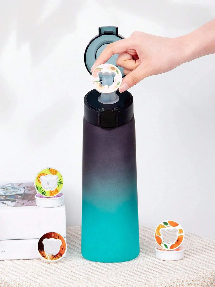 Healthy hydration: Unisex flavored water bottle, 0.65L, with scent technology for pure taste.
