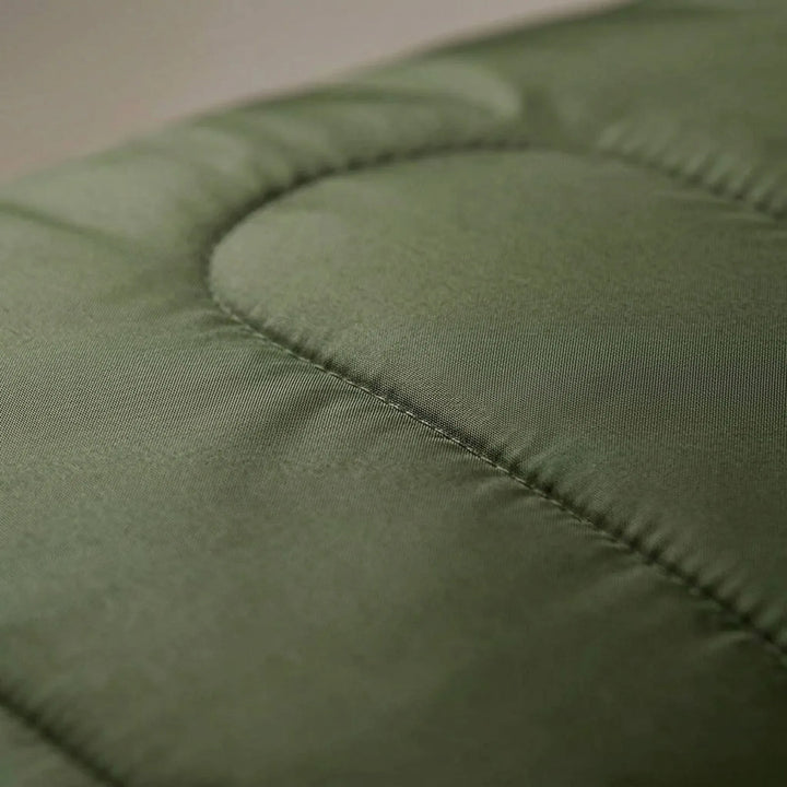 Envelope-style unisex sleeping bag, soft and comfortable for 3-season camping and outdoor trips.