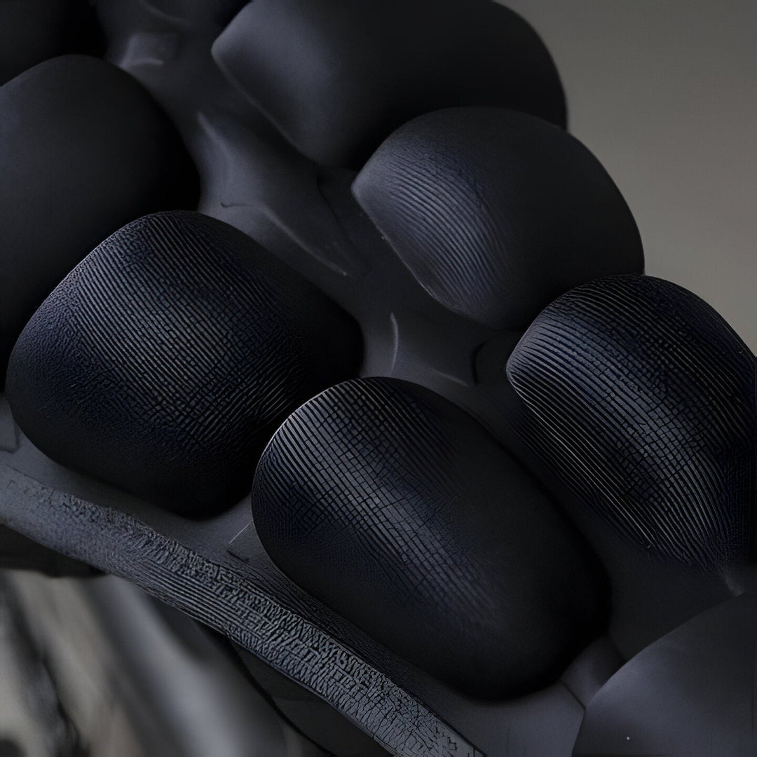 Shock-absorbing 3D inflatable bike seat accessory. Unisex design for enhanced comfort on road & mountain bike rides.