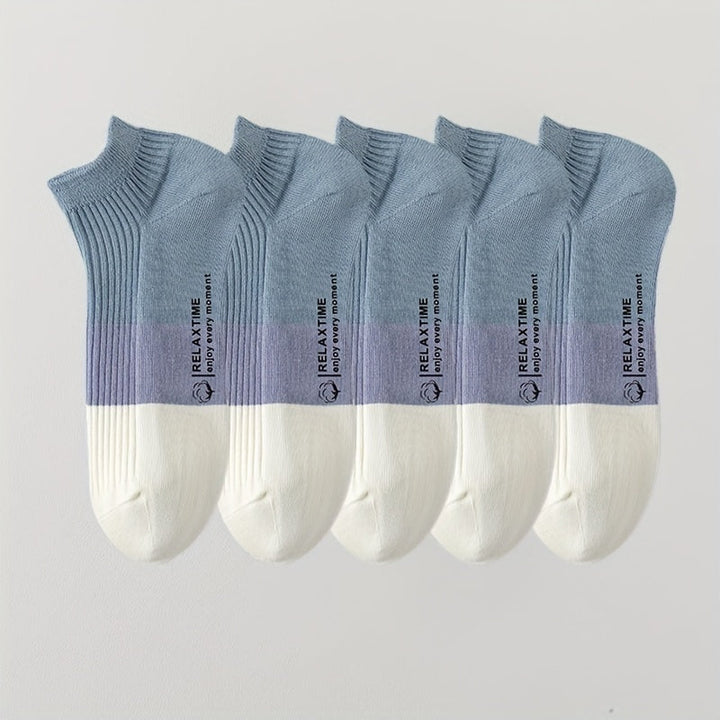Unisex multi-pack of 5 breathable ankle socks, ensuring comfort and freshness for everyone.