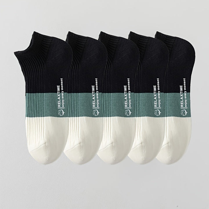 Durable & casual 5-pack of breathable cotton ankle socks, unisex design for daily wear.
