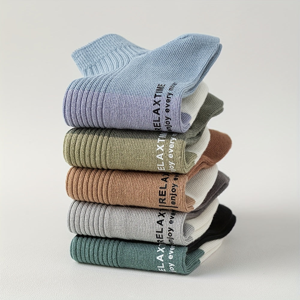Multi-pack of 5 pairs of unisex low-cut ankle socks, perfect for casual wear.