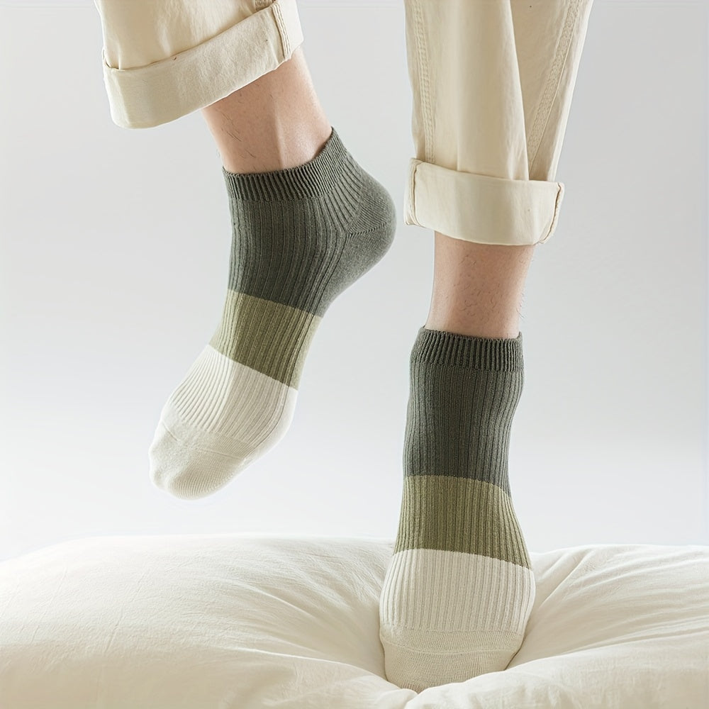 Casual 5-pack of low-cut unisex ankle socks, designed for all-day wear and comfort.
