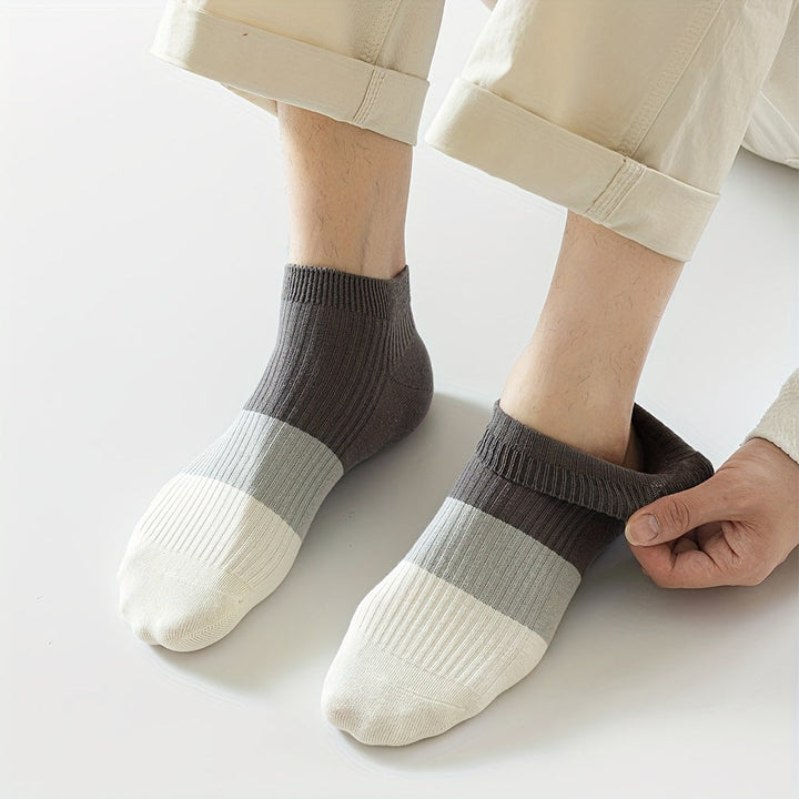 Essential 5-pack of unisex breathable ankle socks, offering comfort and style for any casual outfit.