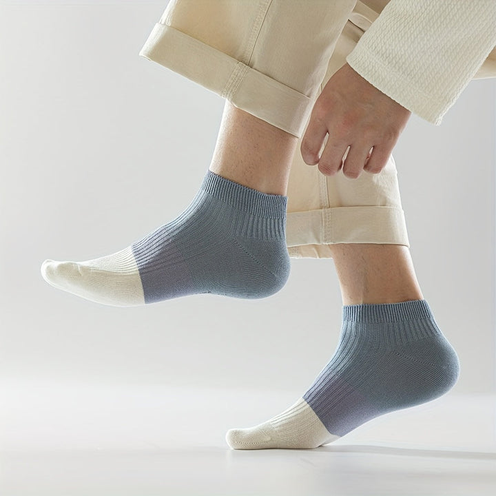 Super comfortable 5-pack of breathable unisex ankle socks, perfect for casual and active wear.