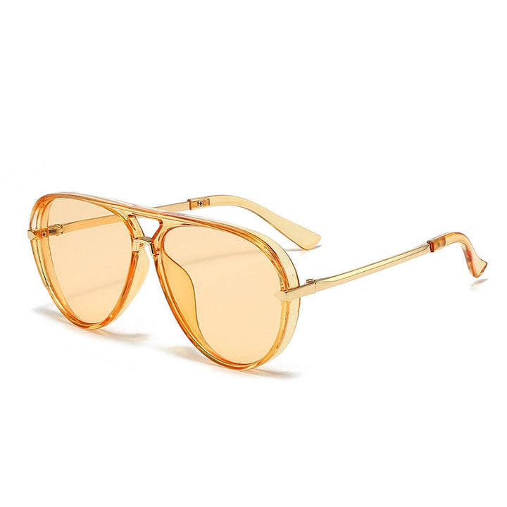 Fashionable unisex 70s style aviator sunglasses with elegant gradient lenses and UV filter.