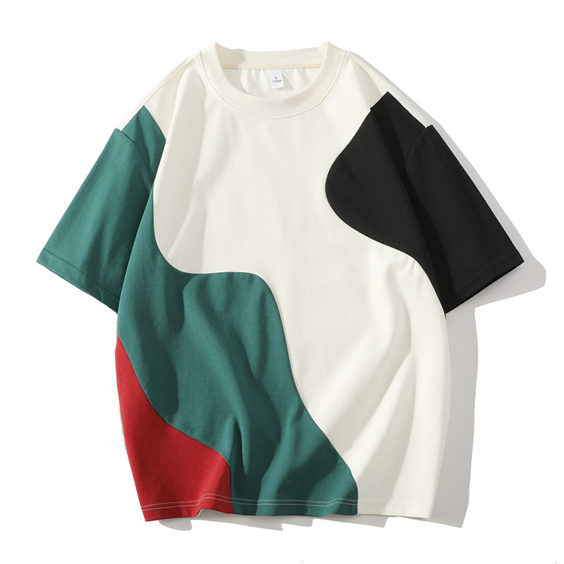 Oversized unisex tee featuring a unique abstract waveform print, perfect for a relaxed and artistic style.