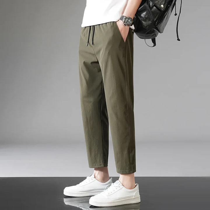 Versatile unisex performance pants. Stretchy, comfortable activewear suitable for workouts, daily wear, & athletic activities.