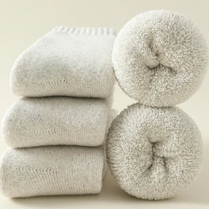 Durable Alpine Warm unisex winter socks, ideal for hiking & outdoor activities in cold weather, ensuring ultimate comfort.