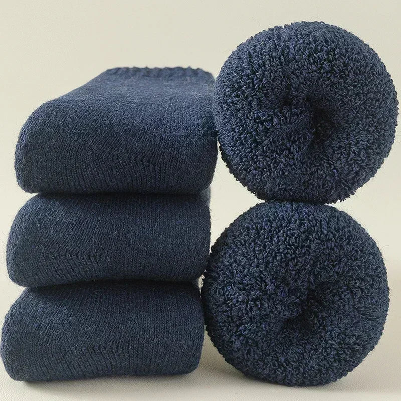 Versatile Alpine Warm unisex winter socks in a 3-pack, offering practical warmth and cozy comfort for everyday use.