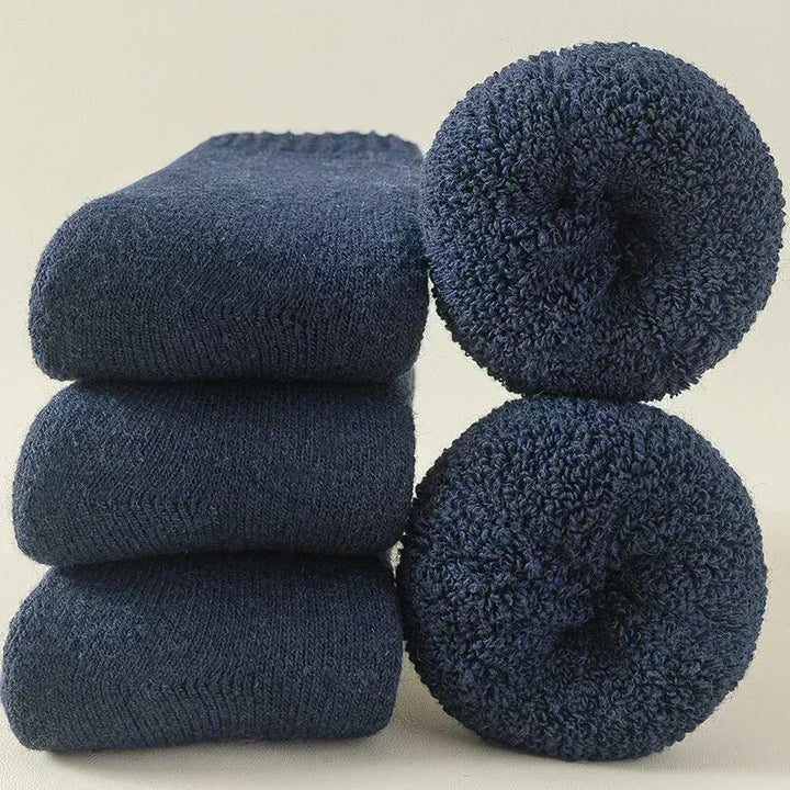 Versatile Alpine Warm unisex winter socks in a 3-pack, offering practical warmth and cozy comfort for everyday use.