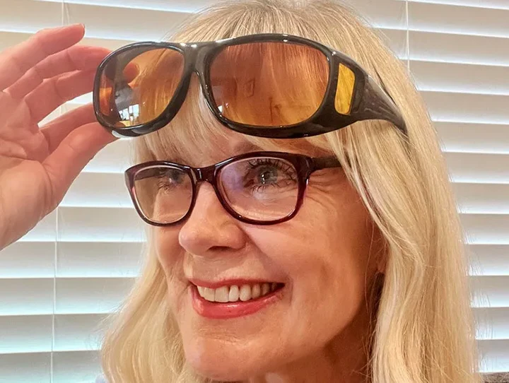 Unisex anti-glare glasses, a vision aid for safe night driving, minimizing headlight glare for clearer roads.