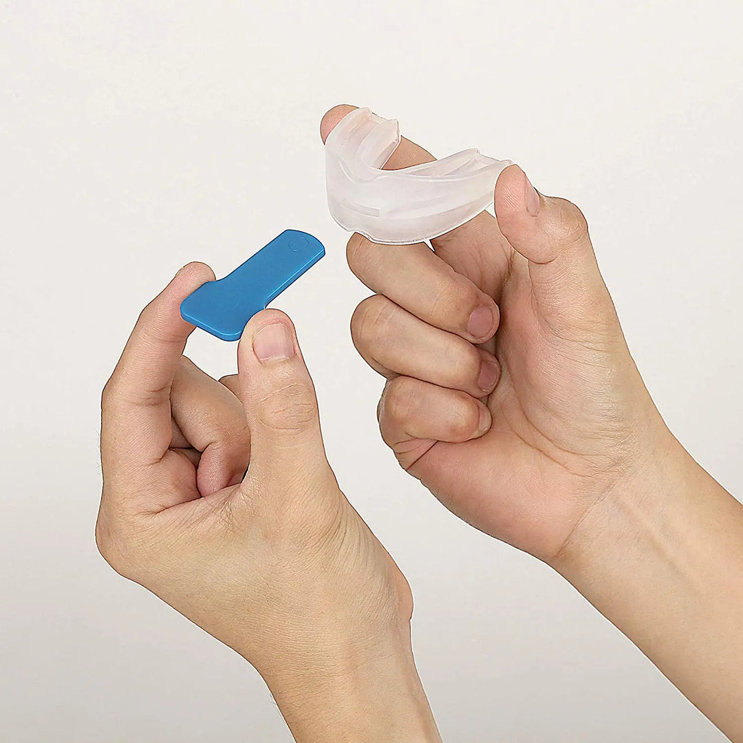 Unisex mouthguard for teeth grinding. Improves oral health, reduces snoring & promotes comfortable, quiet sleep.
