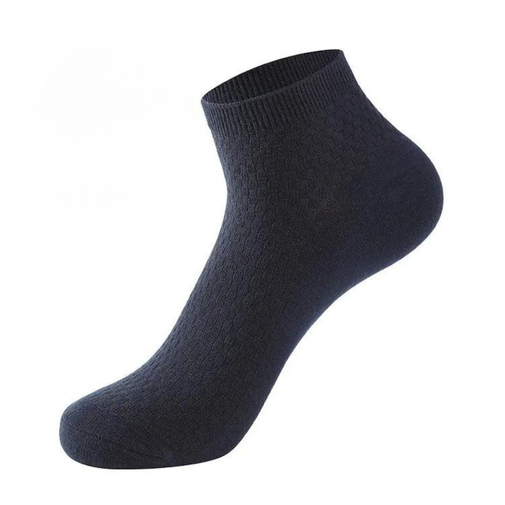 Unisex ankle socks: bamboo for soft comfort, odor control, & all-day wear.