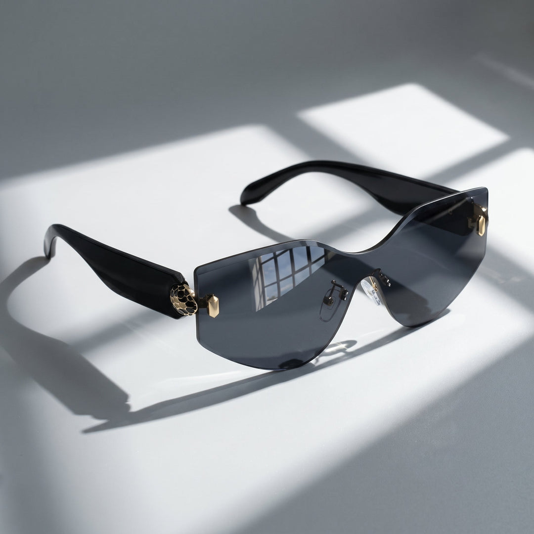 Prescription compatible unisex bold square frame sunglasses, offering stylish UV400 protection.