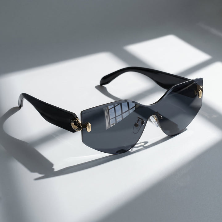 Prescription compatible unisex bold square frame sunglasses, offering stylish UV400 protection.