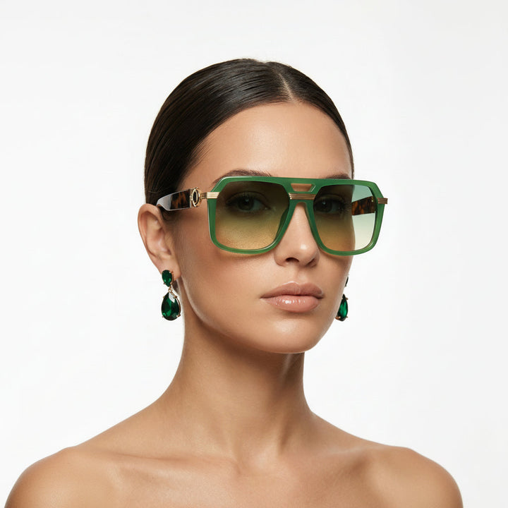 Fashionable unisex square frame sunglasses in a bold style with complete UV400 protection.