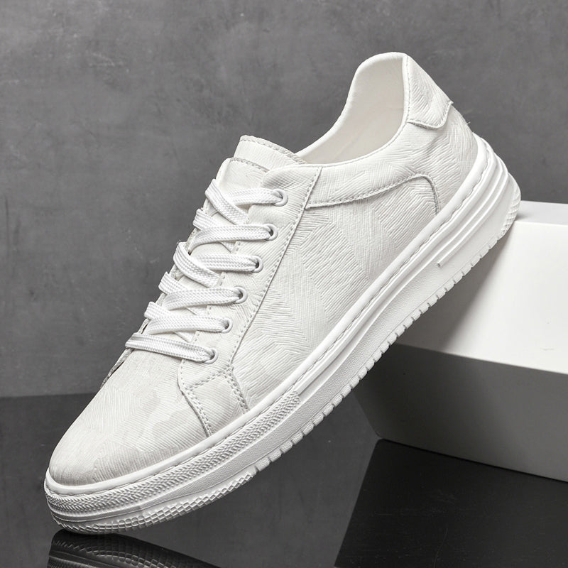 Modern Canyon everyday sneakers, a versatile low-top design ensuring comfort for any casual outfit.