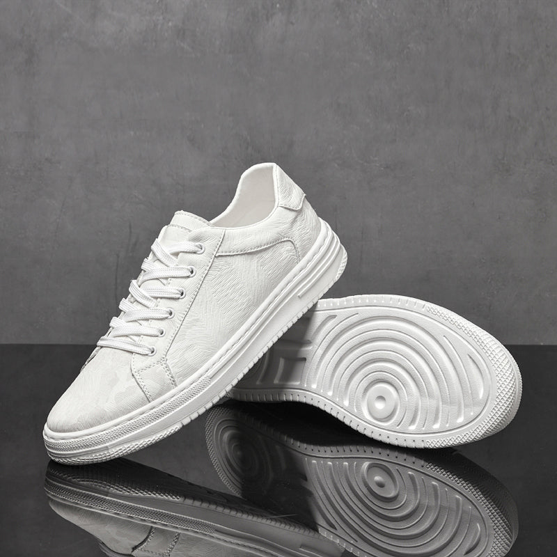 Comfortable unisex Canyon walking sneakers, ideal for daily commutes and active living.