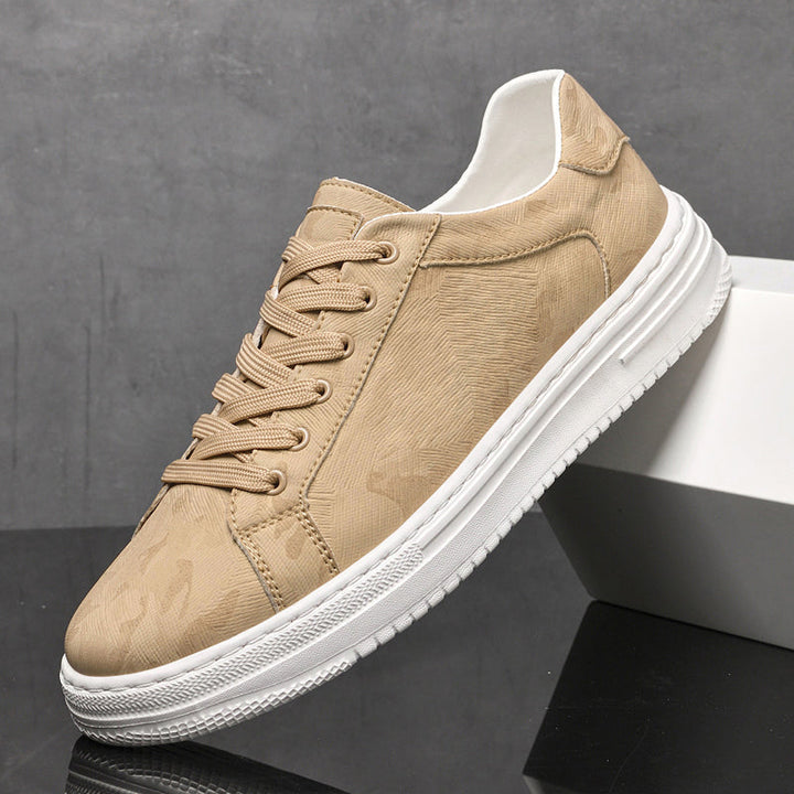 Versatile Canyon sneakers, a modern minimalist casual shoe offering everyday comfort for all genders.