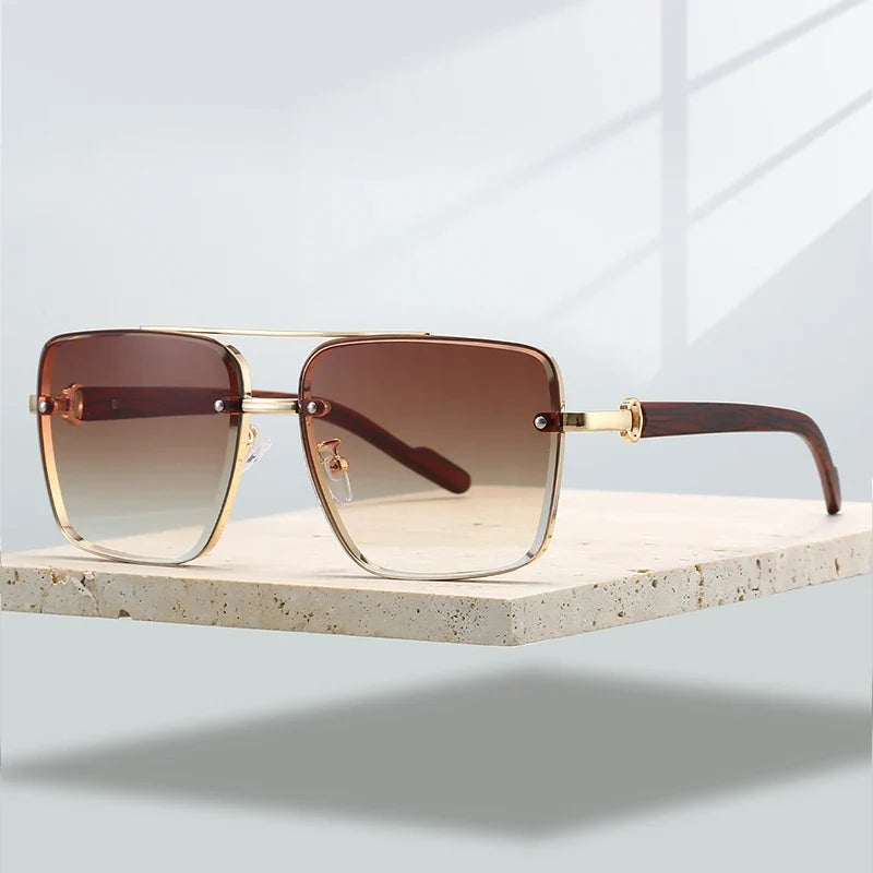 Gradient lens Capri sunglasses for unisex style. Gold frame design offers essential UV400 eye protection.