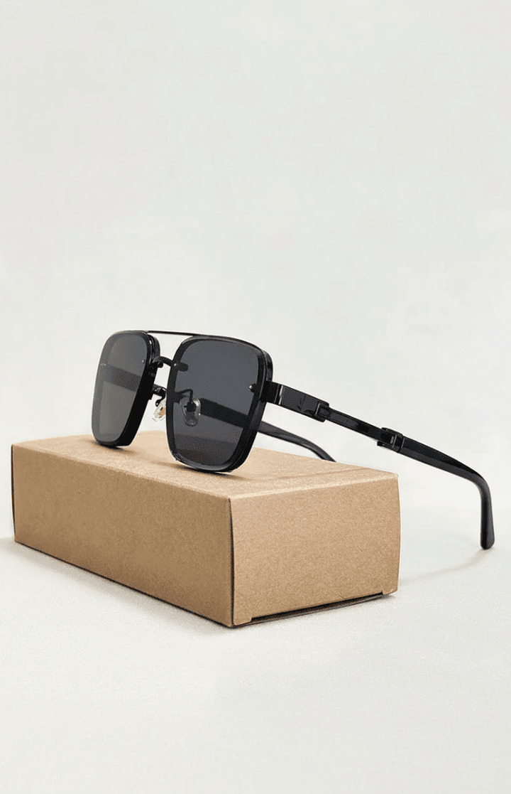 Essential unisex fashion accessory: classic metal aviator sunglasses offering full UV400 protection.