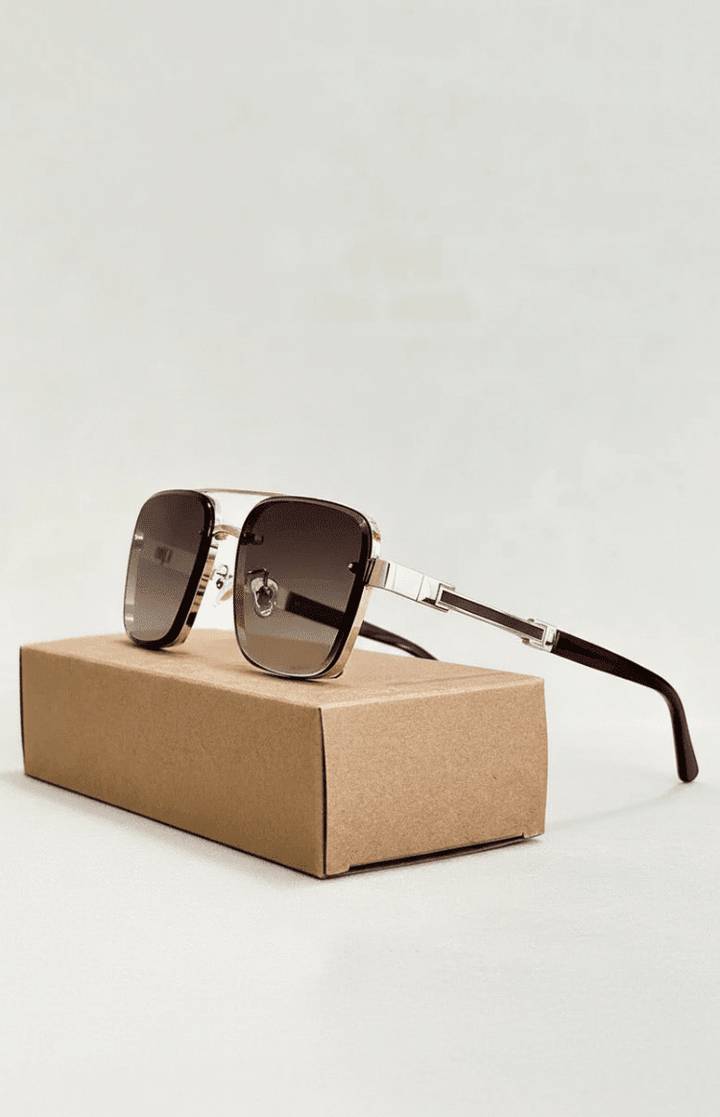 Stylish classic aviator sunglasses. Unisex design with metal frame and essential UV400 protection.