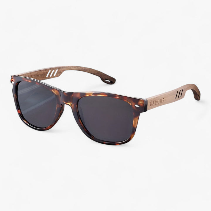 Lightweight unisex classic sunglasses for daily wear, offering UV protection, anti-glare & eye comfort.