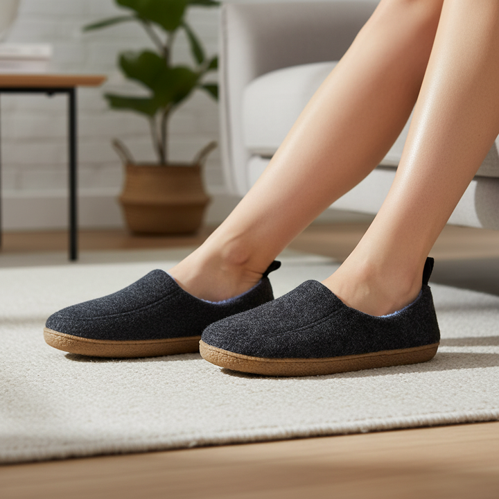 Unisex Cloudwalk felt house slippers with non-slip sole, cozy soft lining for indoor comfort