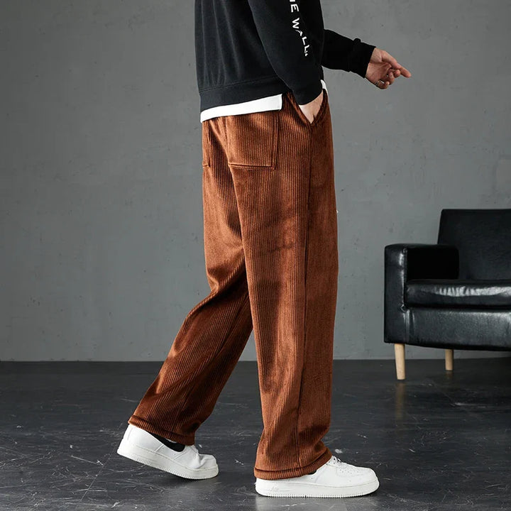 Stylish unisex corduroy joggers in a relaxed fit. Ideal for casual comfortwear & everyday loungepants.