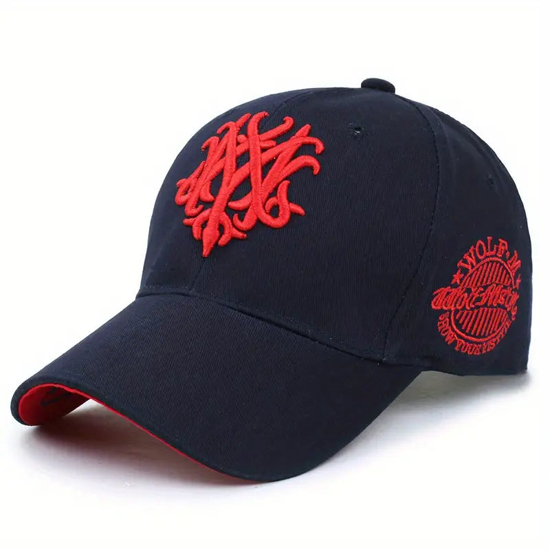 Fashionable adjustable unisex baseball cap in cotton, with a captivating embroidered wolf.