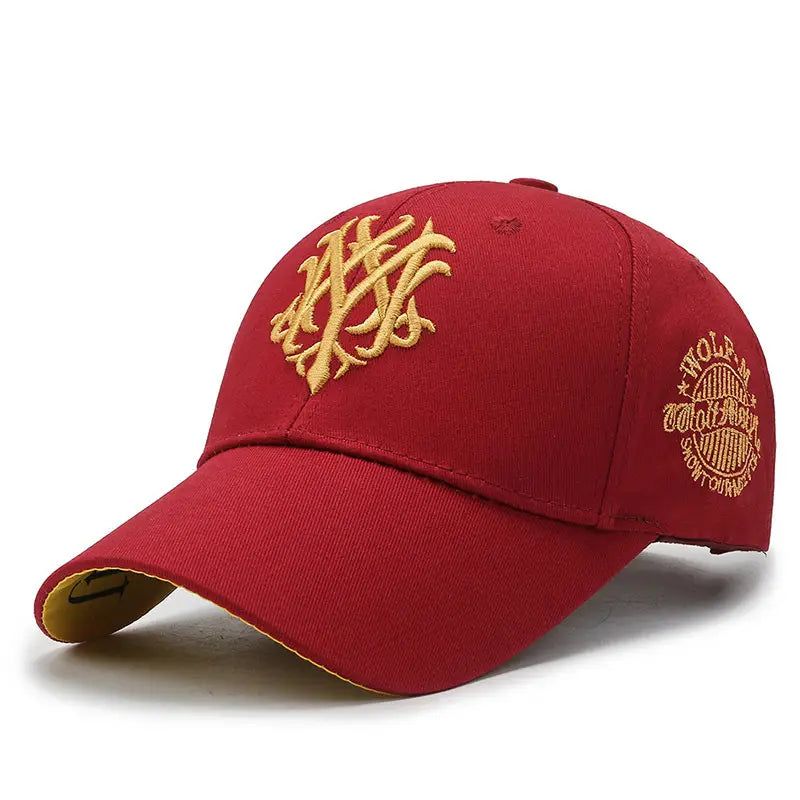 Premium casual headwear: adjustable unisex baseball cap with a bold embroidered wolf design.