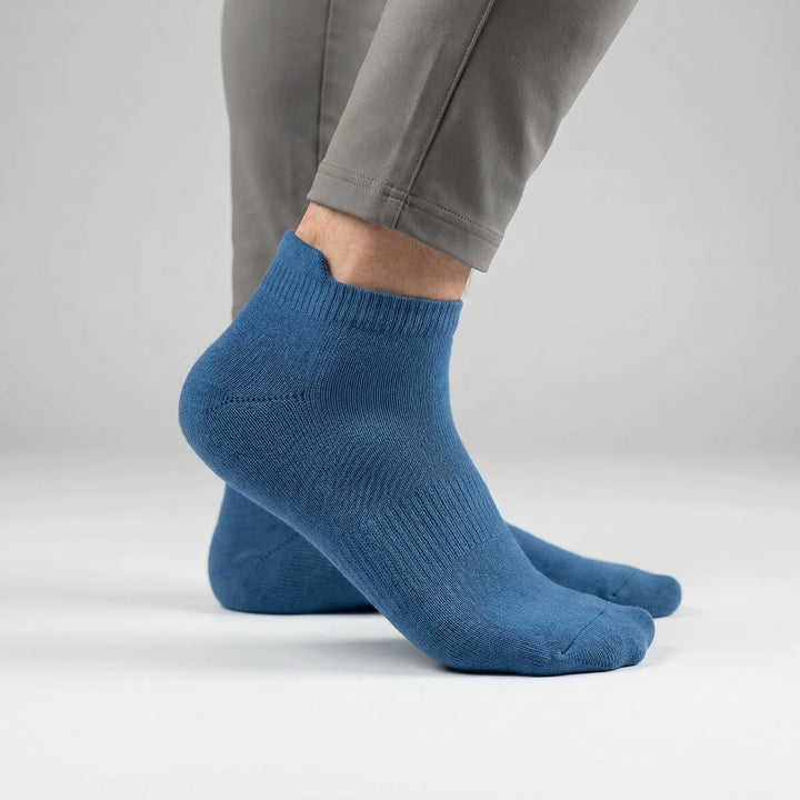 Merino wool blend no-show ankle socks, cushioned for comfort during hiking & active sports. Unisex 5-pack.